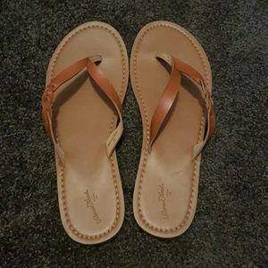 SUPERRR CUTE BROWN SANDALS 🤎🐻